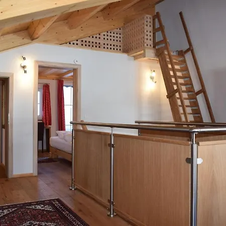 Chalet Salzburg, Dienten